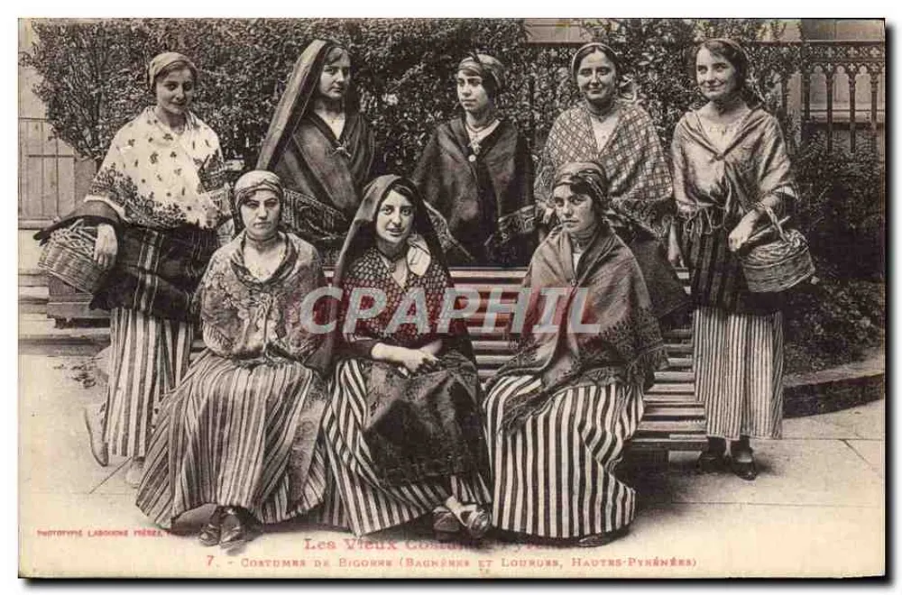 Velhos Trajes - Bigornes (Bagnères e Lourdes, Hautes-Pyrénées) — fototipia Laboche Frères, n°7 - Frente