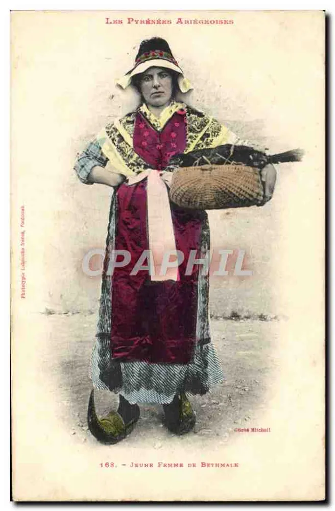 Junge Frau von Bethmale — Les Pyrénées Ariégeoises — Offield Mitchell, Phototype, Foix - Vorderseite