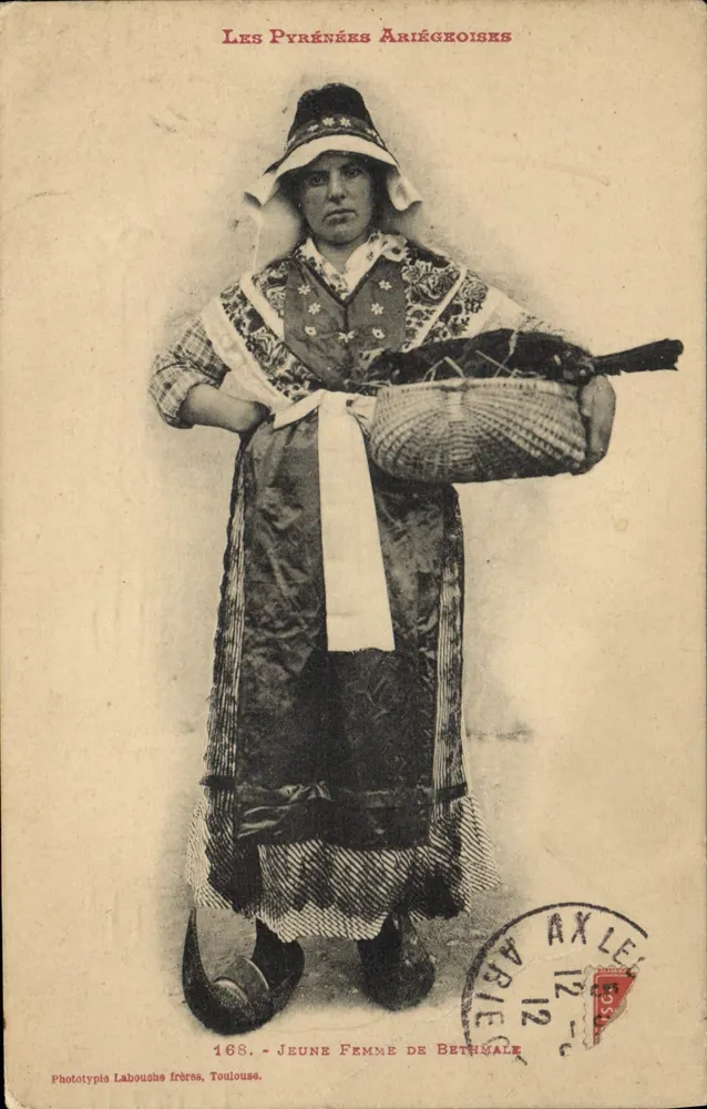Junge Frau aus Bethmale — Pyrénées Ariégeoises — Phototypie Labouche Brüder, Toulouse, Nr. 168 - Vorderseite