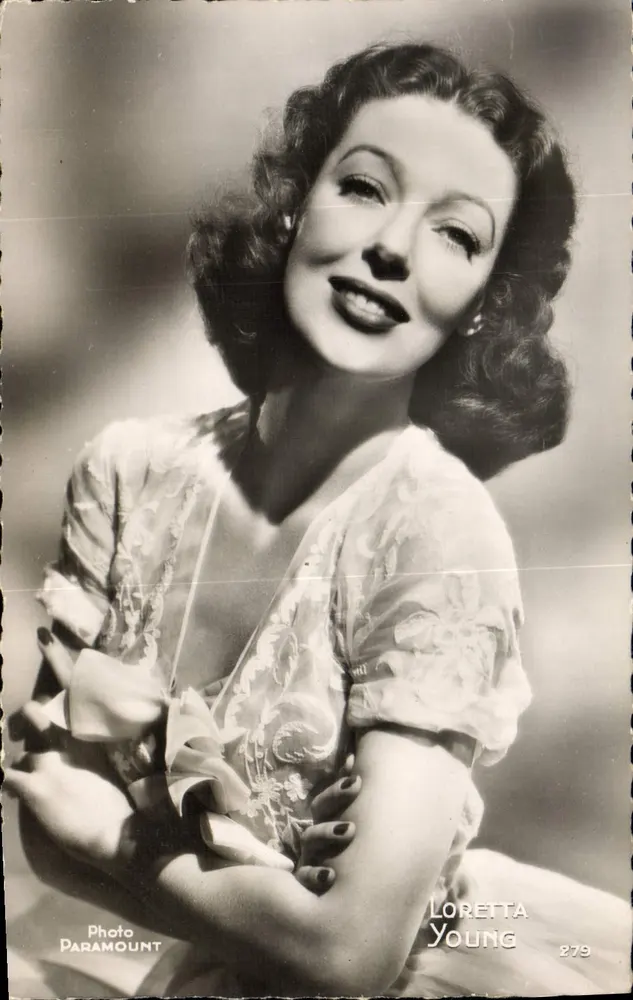 Loretta Young — Retrato — Foto Paramount, n°279 - Frente