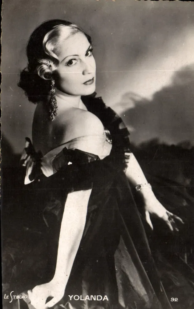 Yolanda — Retrato de mulher em vestido preto — Le Studio, n° 92 - Frente