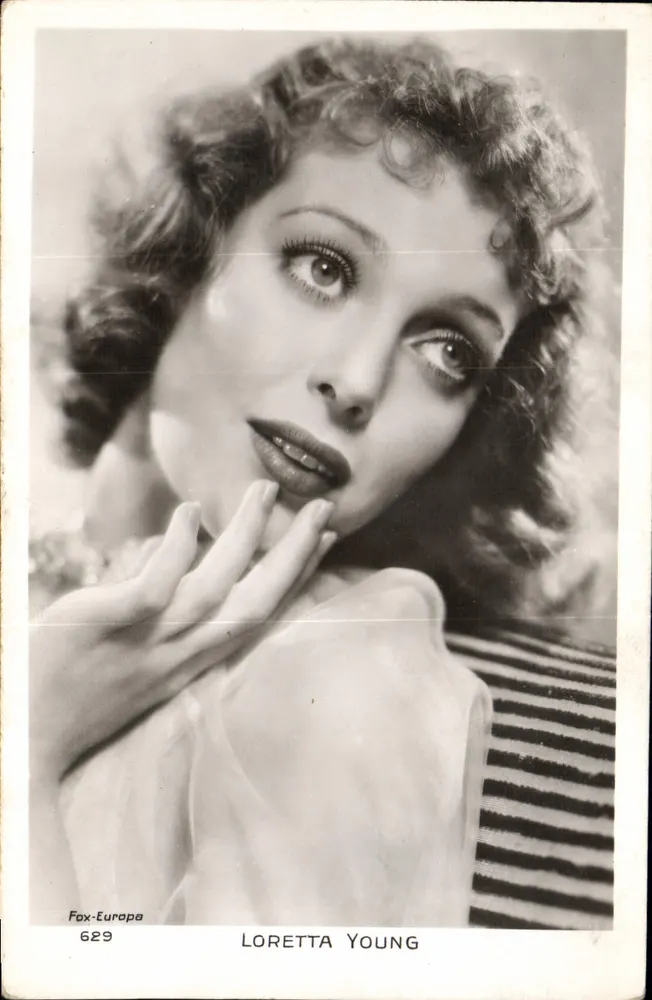 Loretta Young — retrato — Fox-Europa 629 - Frente