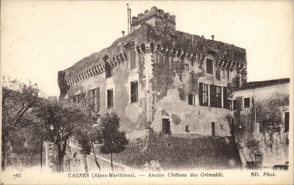 Cagnes (Alpes-Maritimes) — Velho Castelo dos Grimaldi — ND. Phot. - Frente