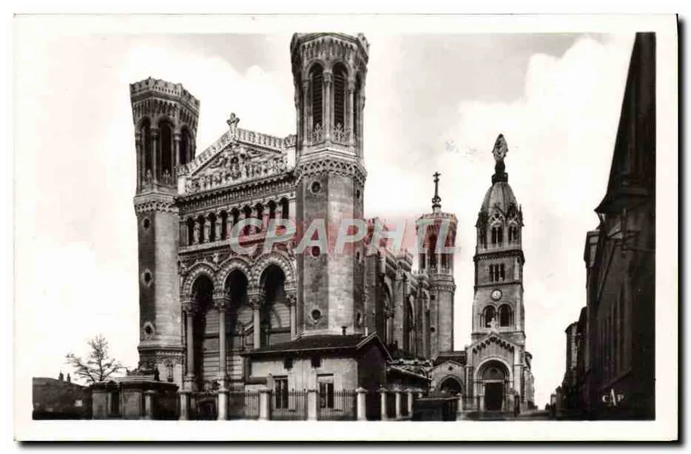 Lyon - A Basílica Nossa Senhora de Fourvière — editor CAP, n° 27 - Frente