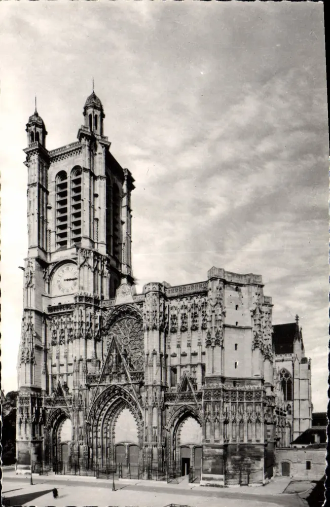 Troyes (Aube) — La Cathédrale Saint-Pierre - Saint-Paul — Éditeur B. TNAIMES - Recto