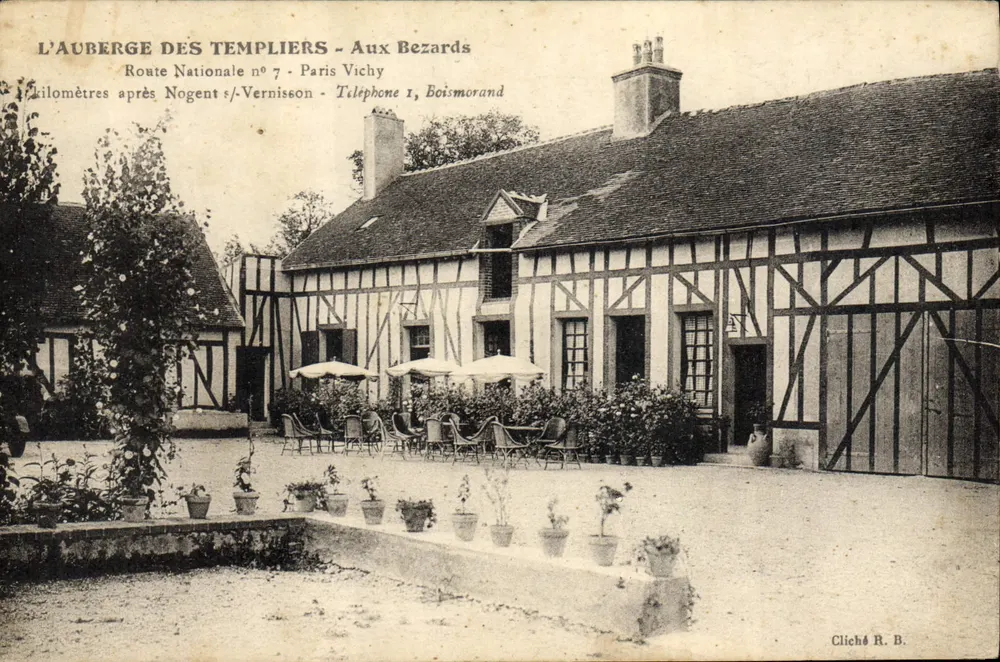 L'Auberge dei Templari - Ai Bezards — Strada Nazionale n°7, Parigi Vichy — Cliché R. B. - Recto