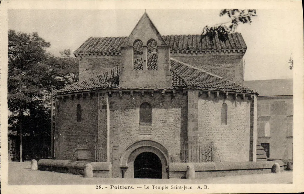 Poitiers — O Templo São João — Phototype A. Bajel, Angers - Frente