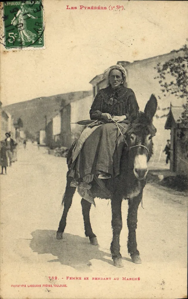 Frau auf dem Weg zum Markt — Die Pyrenäen (3. Jahrhundert) — Phototypie Lasbouche Frères, Toulouse, Nr. 782 - Vorderseite
