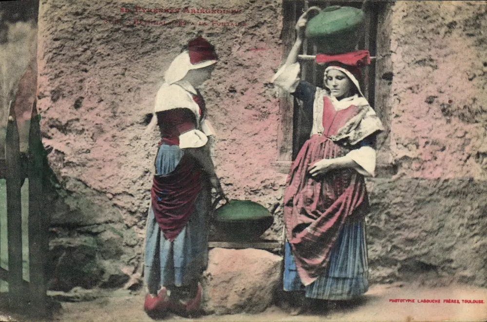 पायरीनी औरतें फॉंटेन के पास — एडिटर पायरीनी अरिएजोइज़, फोटोटाइप लैबूश भाइयों, टौलूज़ - आगे