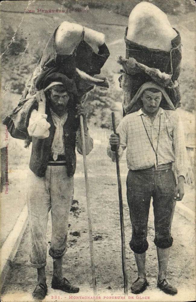Les Pyrénées (1ère Série) — Montagnards porteurs de glace — Phototypie Lahoussine, Toulouse, n°391 - Frente