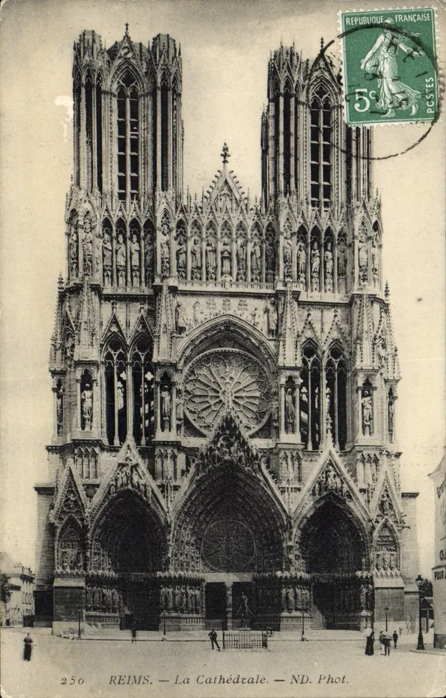 Reims — A Catedral — ND. Fot. n°250 - Frente