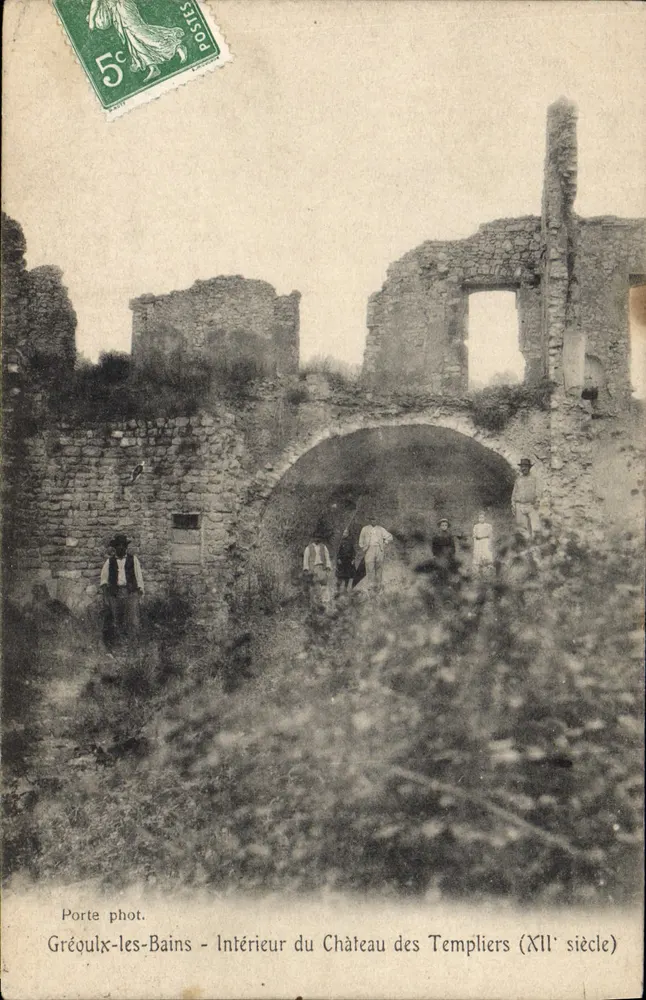 Gréoulx-les-Bains — Innenraum des Schlosses der Templer (12. Jahrhundert) — Foto-Tür - Vorderseite