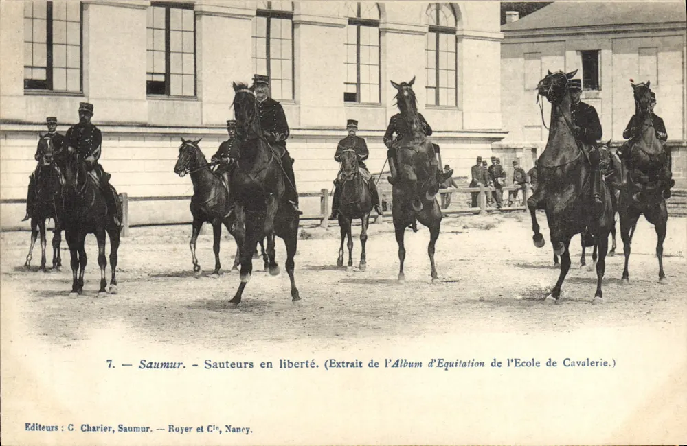 Saumur — Reiter in Freiheit — Ausschnitt aus dem Reitbuch der Kavallerieschule, Verleger C. Charier, Saumur. — Royer et Cie, Nancy. - Vorderseite