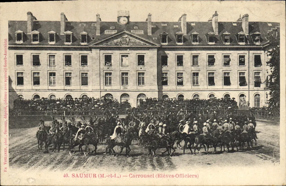 Saumur (M.-et-L.) — Carrousel der Offiziersanwärter — Fr. Voelcker, Nr. 40 - Vorderseite