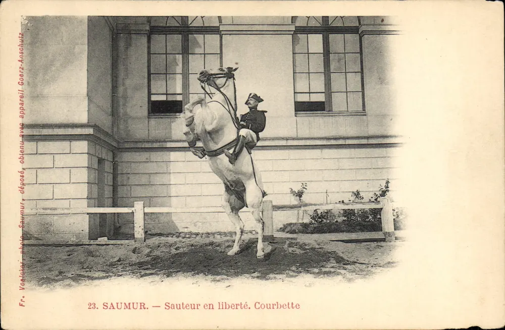 Saumur — Reiter in Freiheit. Courbette — Fr. Vaehlker, photo. Goerz-Anschutz - Vorderseite