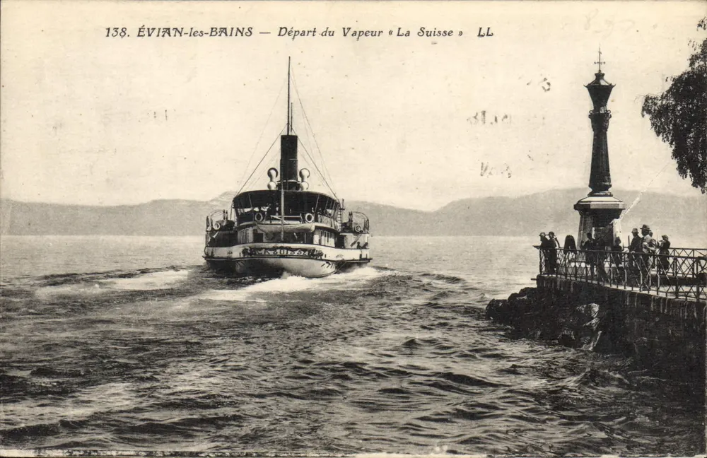ÉVIAN-les-BAINS — Abfahrt des Dampfers « La Suisse » — LL - Vorderseite