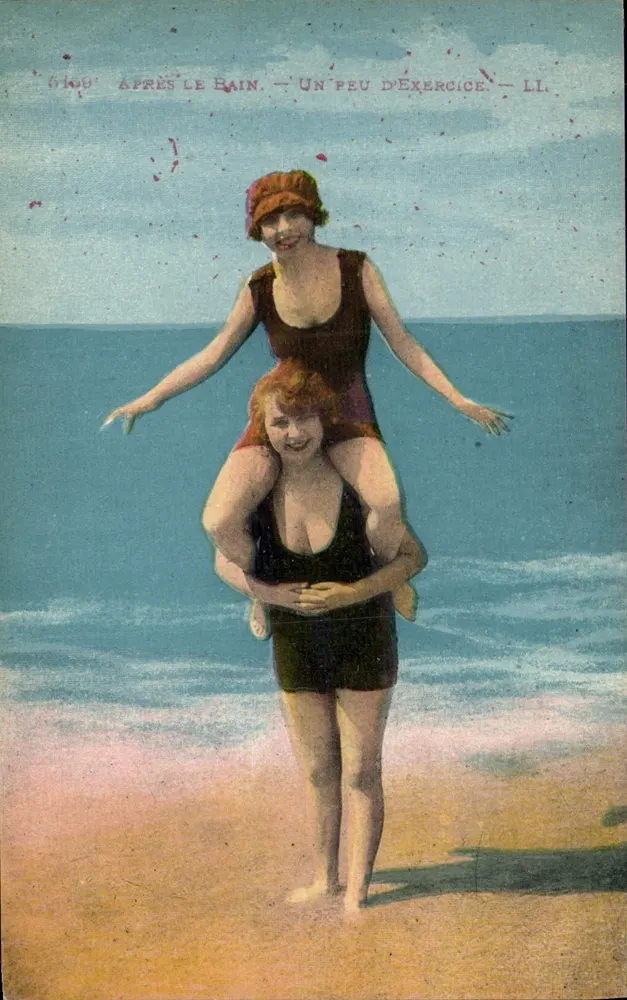 Zwei Frauen in Badeanzügen am Strand — S.1609 — LL. - Vorderseite