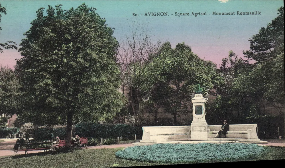 Avignon - Praça Agricol - Monumento Roumanille - Frente