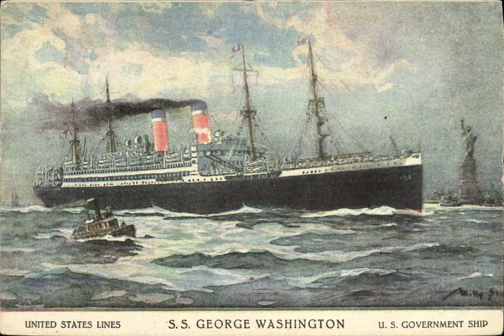 S.S. GEORGE WASHINGTON — navio da United States Lines — navio do governo dos EUA, com a Estátua da Liberdade em segundo plano - Frente