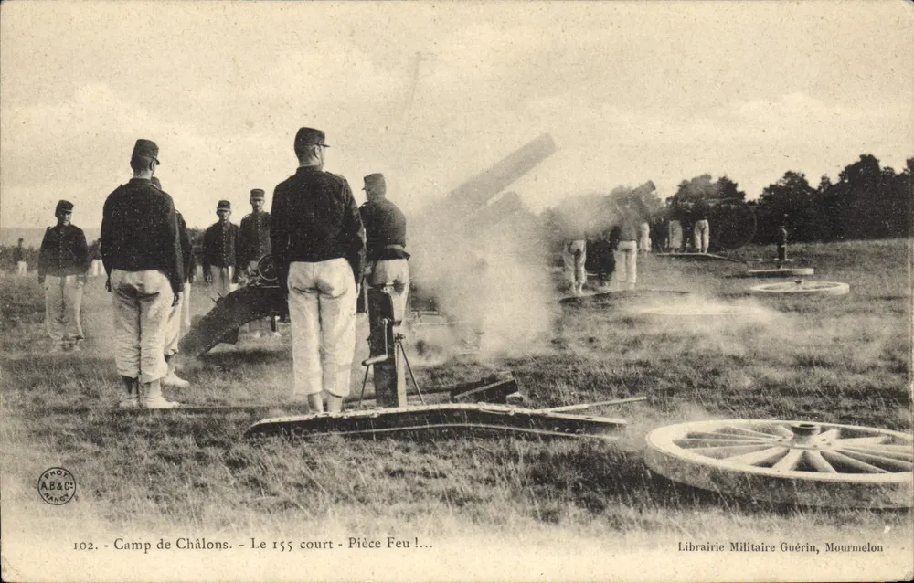 Lager von Châlons — Das 155 kurz — Stück Feuer! — Militärbibliothek Guérin, Mourmelon - Vorderseite
