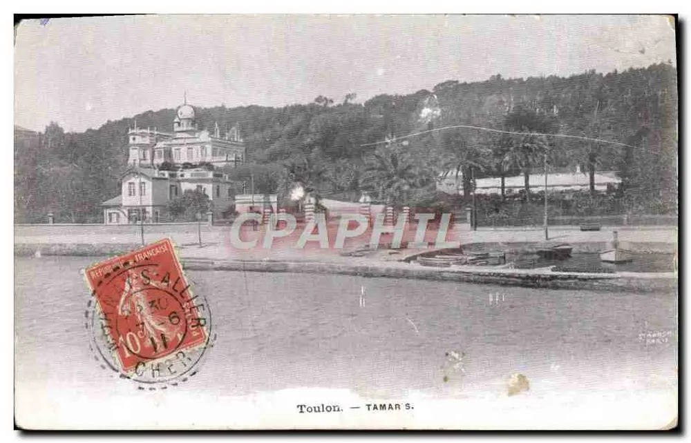 Toulon — Tamaris — vue du port avec édifice sur colline - Frente