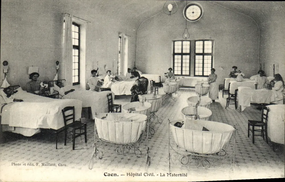 Caen — Zivile Klinik — Die Geburtshilfe — Foto und Verlag F. Maillaut, Caen - Vorderseite