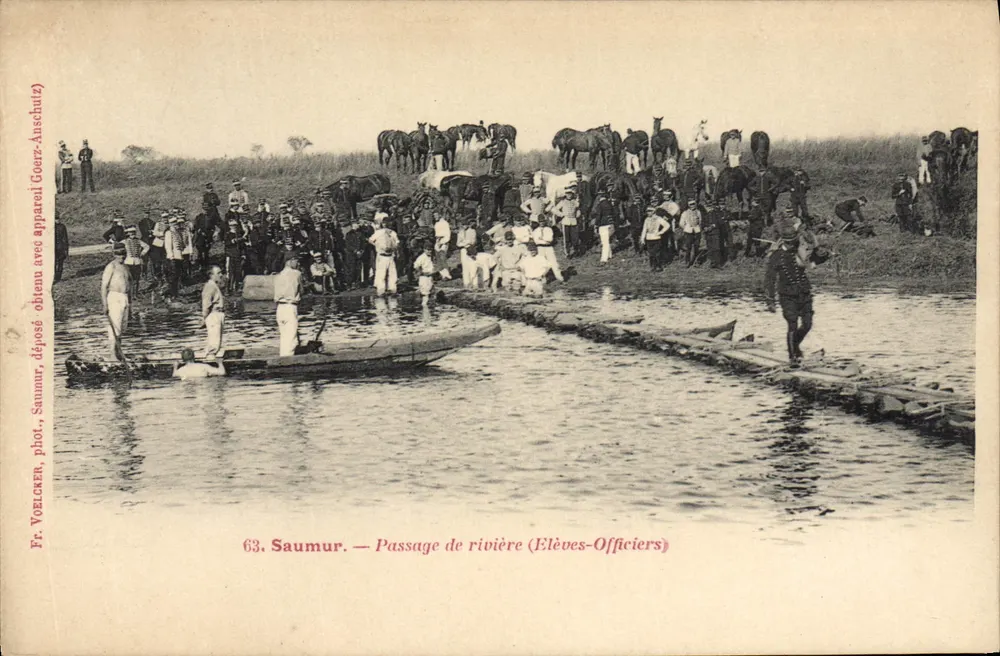 Saumur — Übersetzung über den Fluss (Offiziersanwärter) — Fr. Voelcker, Foto. Saumur, Nr. 63 - Vorderseite