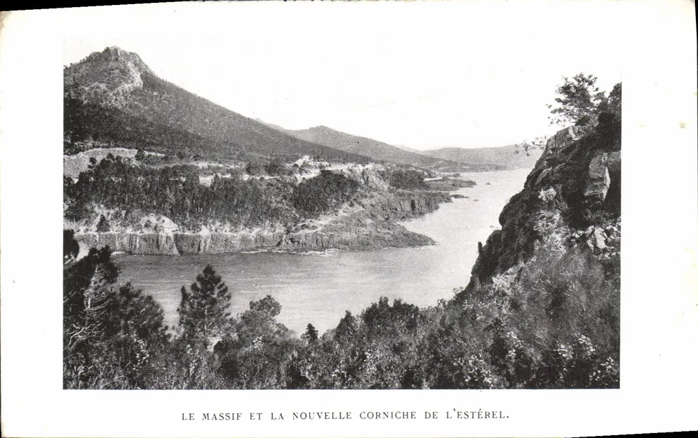 O maciço e a nova corniche do Estérel — vista panorâmica — editor não visível - Frente