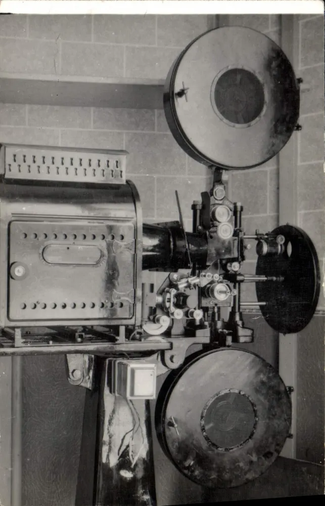 Máquina de projetar — detalhe — Carte postale Bilhete postal antigo - Frente