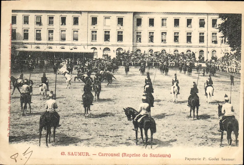 Saumur — Karussell (Wiederholung der Springreiter) — Papeterie P. Godet Saumur, n°43 - Vorderseite