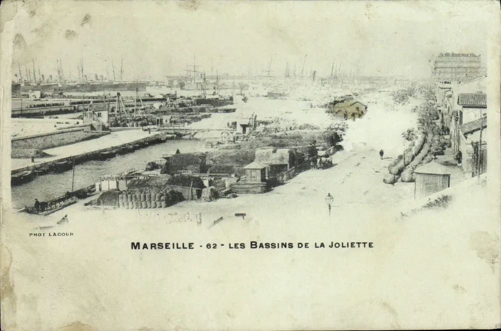 Marseille - 62 - Les Bassins de la Joliette — vue portuaire avec bateaux et quais, éditeur PHOT LACOUR - Vorderseite