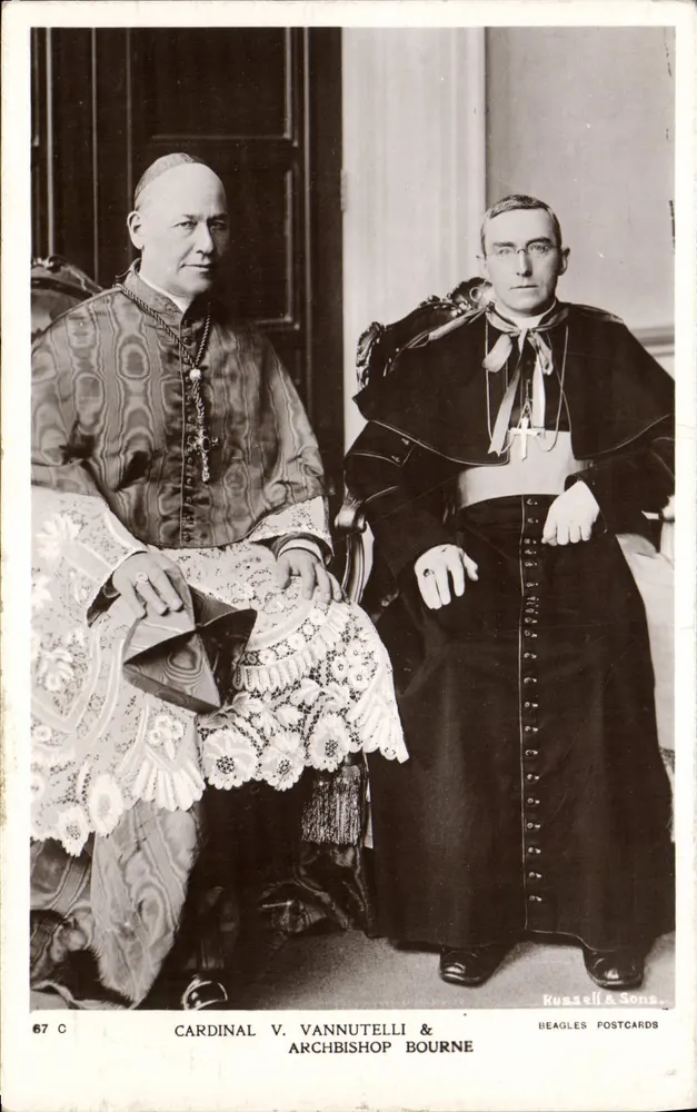 Cardinal V. Vannutelli & Arcebispo Bourne — Russell & Sons, série 67 C - Frente