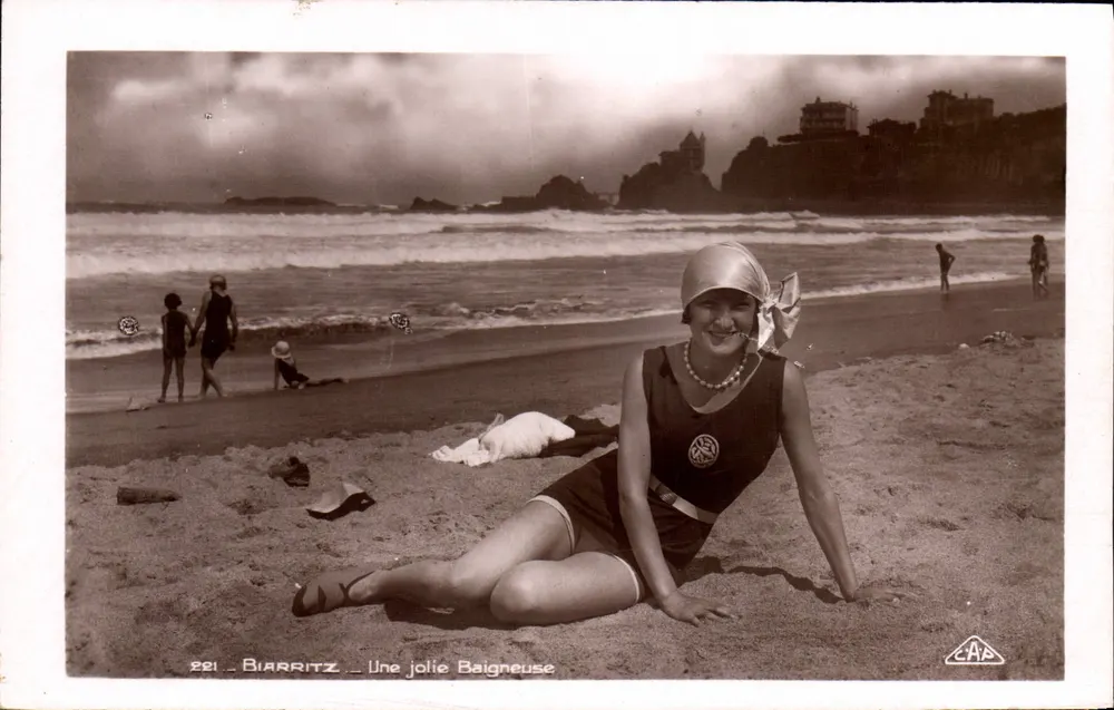 Biarritz — Eine hübsche Schwimmerin — C.A.P. Nr. 221 - Vorderseite