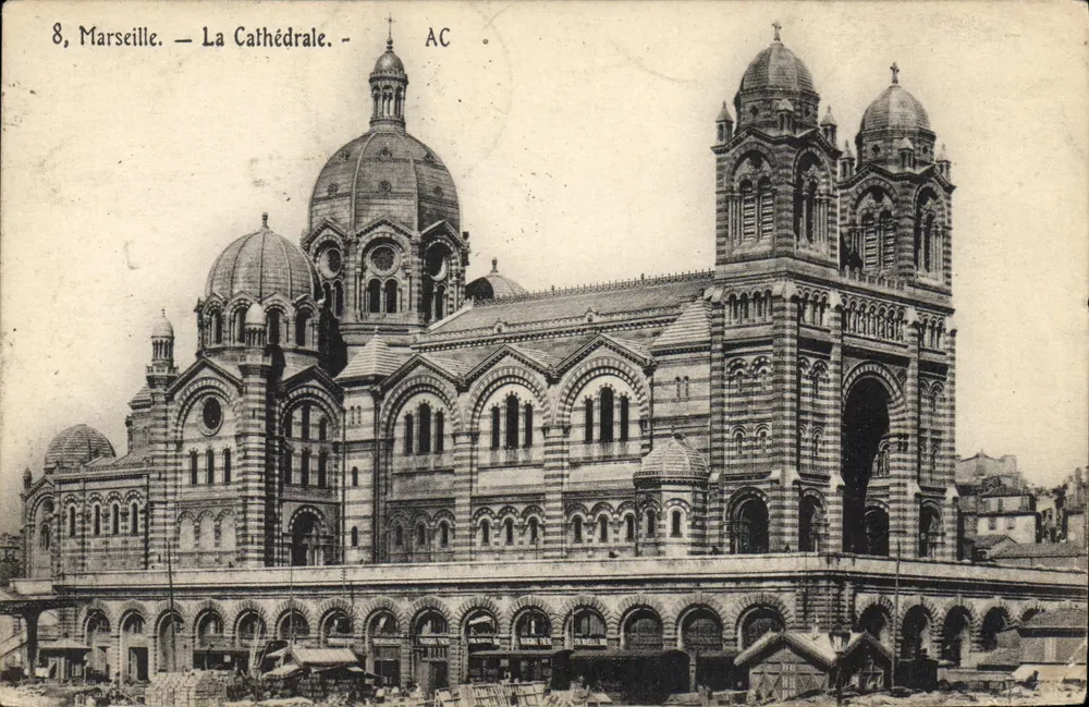 Marselha — A Catedral — AC - Frente
