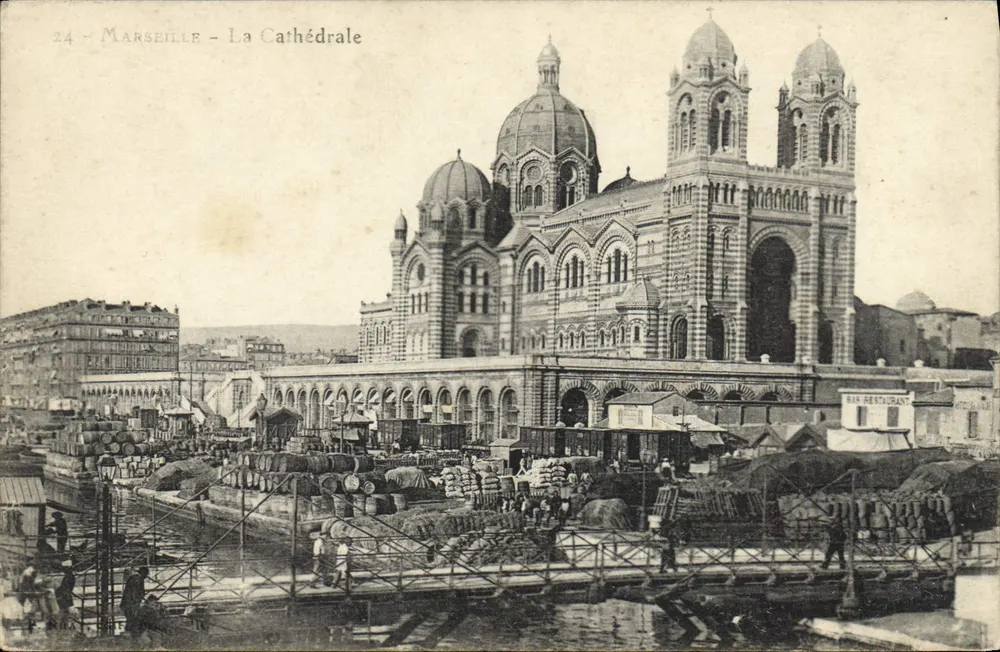 Marselha - A Catedral — vista do porto com mercadorias — editor desconhecido, n° 24 - Frente