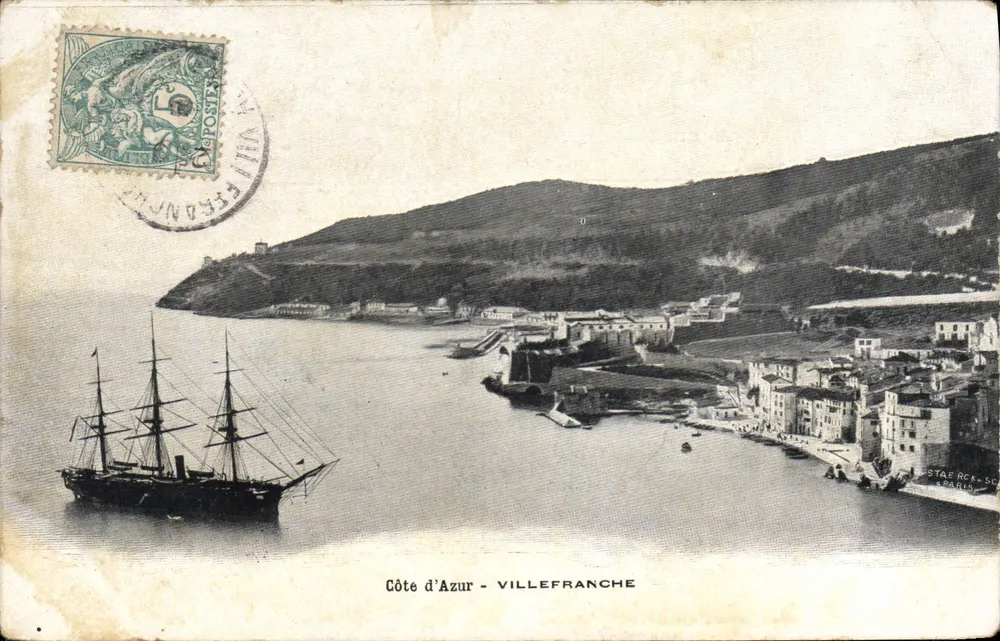 Côte d'Azur - VILLEFRANCHE — vista portuária com navio a vela — editor STAF RCE - PARIS - Frente