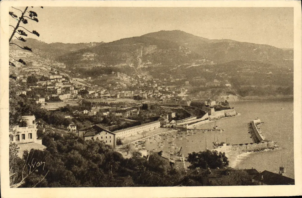 Villefranche-sur-Mer — vista do porto e das colinas — Edição de Arte YVON, n°2/191 - Frente