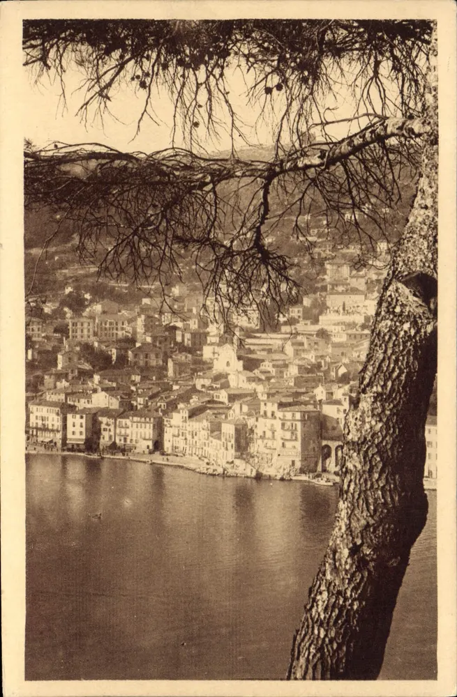 Villefranche-sur-Mer — Vista geral — V.S.A. - Frente