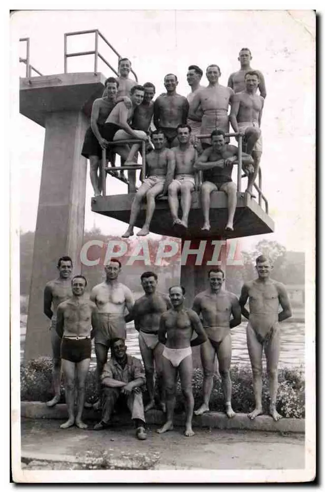 Schwimmteam — Gruppe auf einer Sprungbrett — unbedruckter Verleger - Vorderseite
