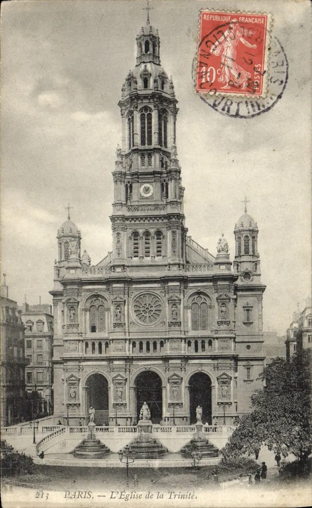 PARIS. — A Igreja da Trinité. - Frente