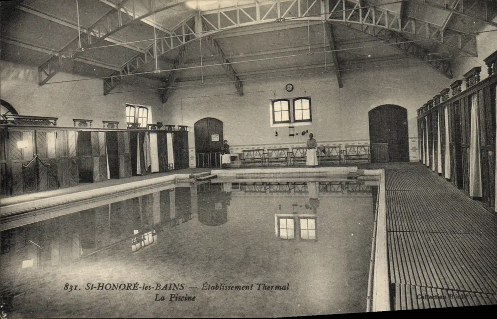 St-Honoré-les-Bains — Thermalbad — Das Schwimmbad - Vorderseite