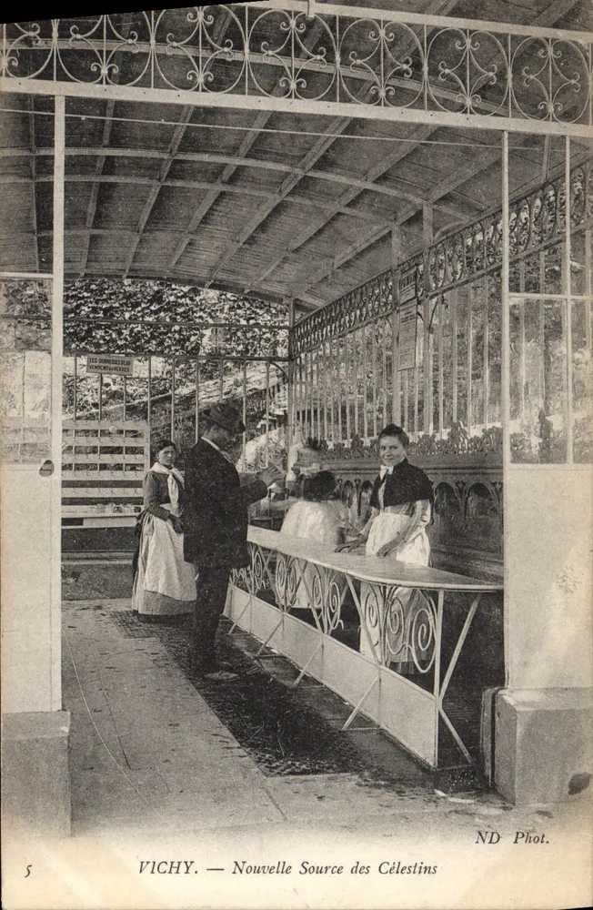 Vichy — Nova Fonte dos Célestins — ND Phot. - Frente