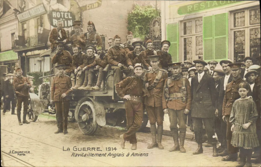 Ravitaillement Anglais à Amiens — La Guerre, 1914 — J. Courcier, Paris - Recto