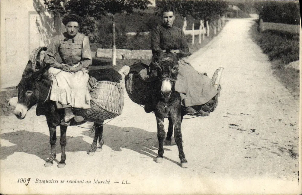 बास्क लेडीज़ मार्केट के लिए जा रहीं - एलएल - 1909 - आगे