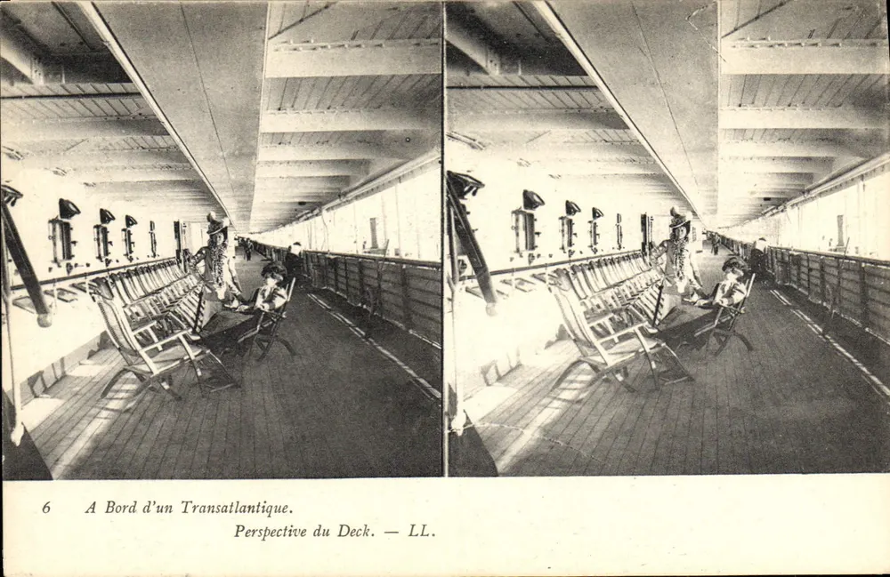 An Bord eines Transatlantikschiffes — Perspektive der Decke — LL. - Vorderseite