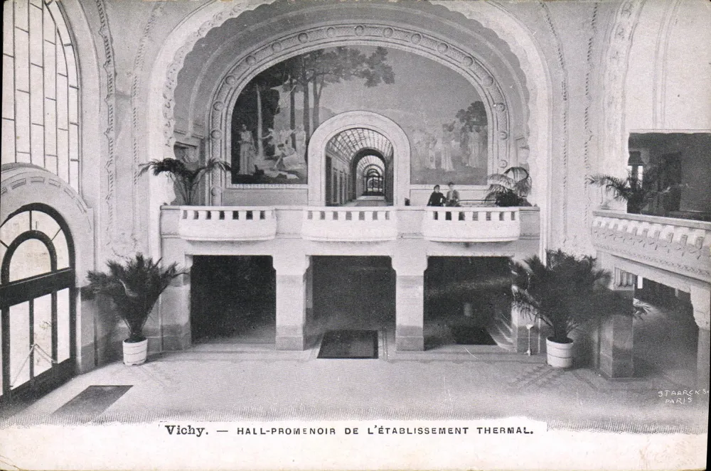 Vichy — Promenadenhalle des Kurhauses — Starcks Paris - Vorderseite