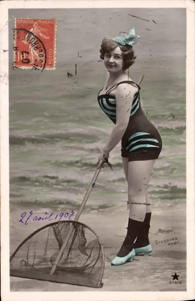 Frau im Badeanzug — Strand — Stebbing Phot. Étoile - Vorderseite