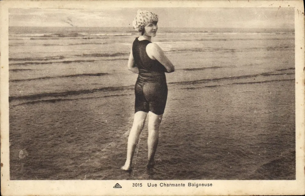 Frau im Badeanzug — Schöne Schwimmerin — Verlag Uue, n° 3015 - Vorderseite
