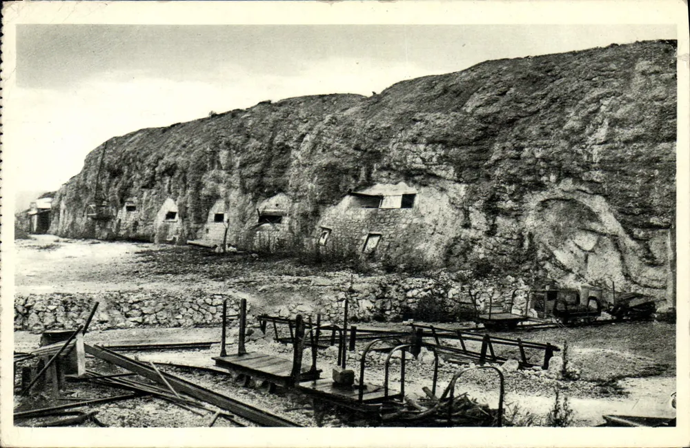 Forte de Vaux — ruínas após a guerra — Edição M. L. Verdur - Frente