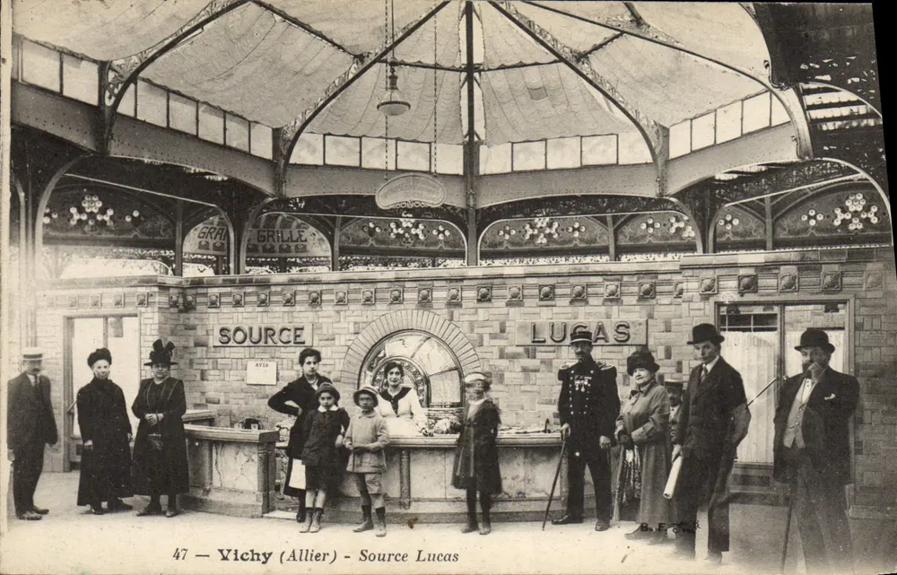 Vichy (Allier) — Fonte Lucas — editor desconhecido, n° 47 - Frente